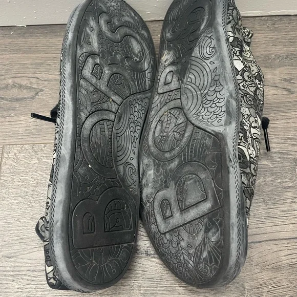 Skechers Women’s Black and Gray Dog Patterned Shoes - Picture 3 of 4